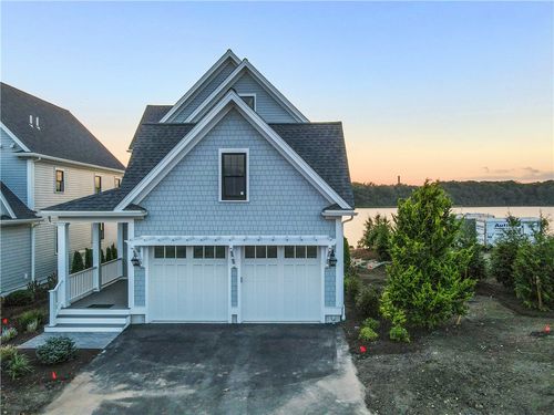 130 E Point Dr, Rumford, RI, 02916-3528 | Card Image