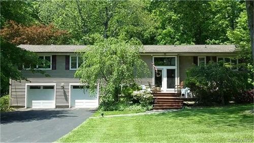 28 Leona Dr, Brewster, NY, 10509-5227 | Card Image
