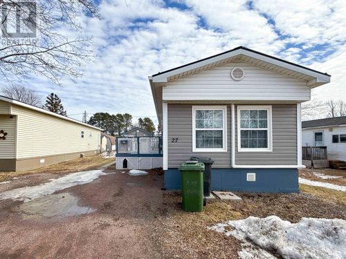 27 Linkletter Estate, House with 3 bedrooms, 1 bathrooms and null parking in Summerside PE | Card Image