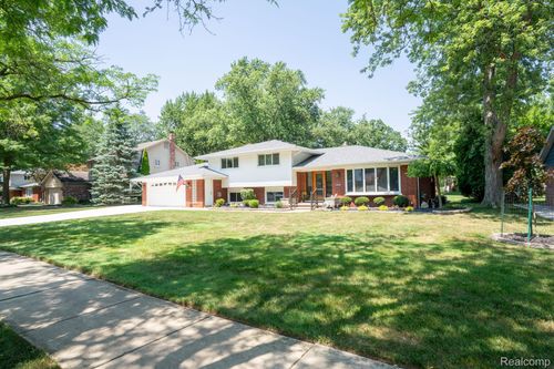 8310 Burning Bush Rd, Grosse Ile, MI, 48138-1376 | Card Image