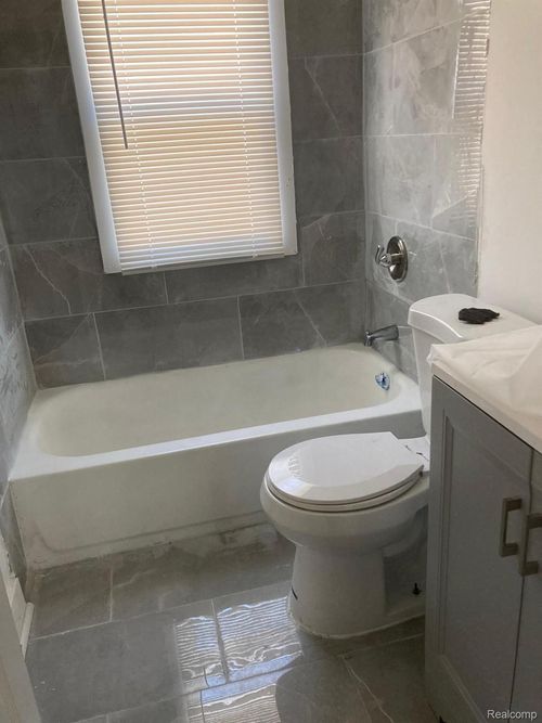 12293 Sorrento St, Detroit, MI, 48227-3855 | Card Image