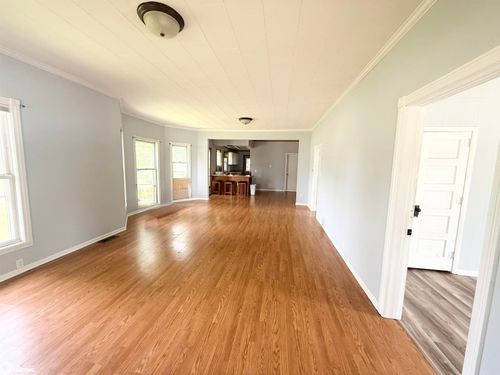 414 E Sheridan Ave, Centerville, IA, 52544-2627 | Card Image