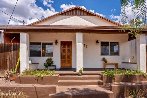 1011 S 8th Ave, Tucson, AZ, 85701-3015 | Card Image
