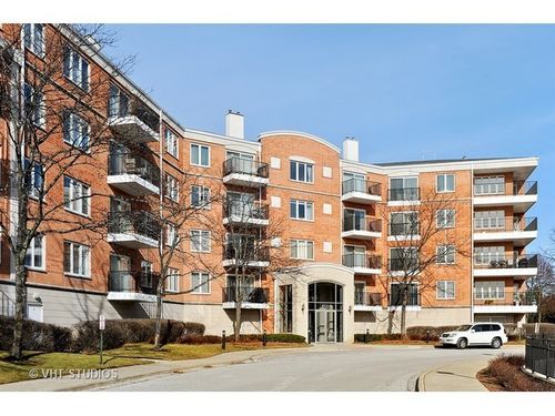 310-451 Town Place Cir, Buffalo Grove, IL, 60089-6733 | Card Image