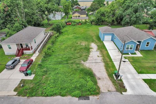 3306 Caplin St, Houston, TX, 77026-1308 | Card Image