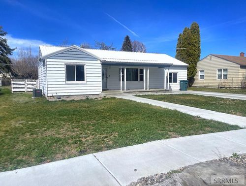 961 S Stout Ave, Blackfoot, ID, 83221-3338 | Card Image