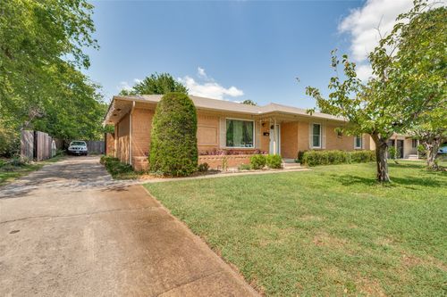 129 Aspen St, Lancaster, TX, 75134-3203 | Card Image