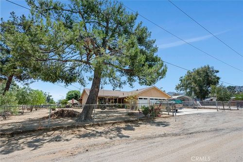 29905 Nuevo Rd, Nuevo, CA, 92567-9736 | Card Image