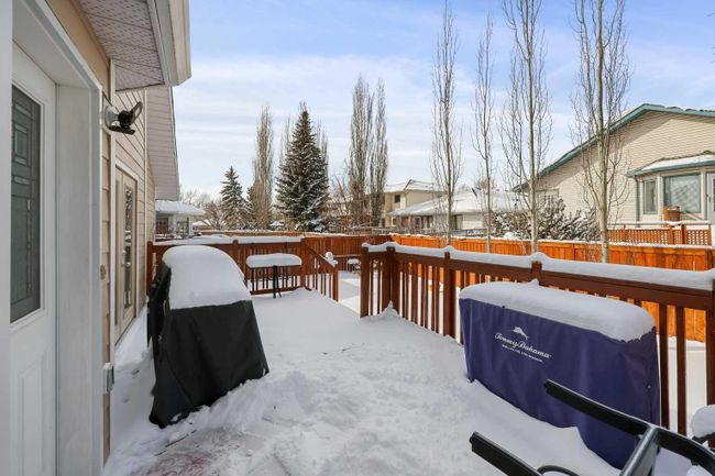 155 Douglasbank Place Se, Home with 3 bedrooms, 3 bathrooms and 4 parking in Calgary AB | Image 26