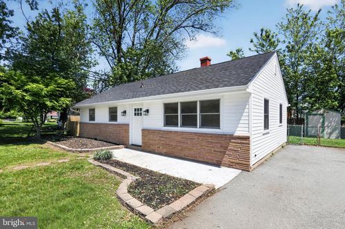 111 Dyer Ave, New Castle, DE, 19720-2003 | Card Image