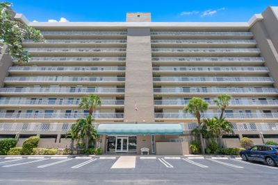 301 - 2611 N Riverside Dr, Condo with 2 bedrooms, 2 bathrooms and null parking in Pompano Beach FL | Image 2