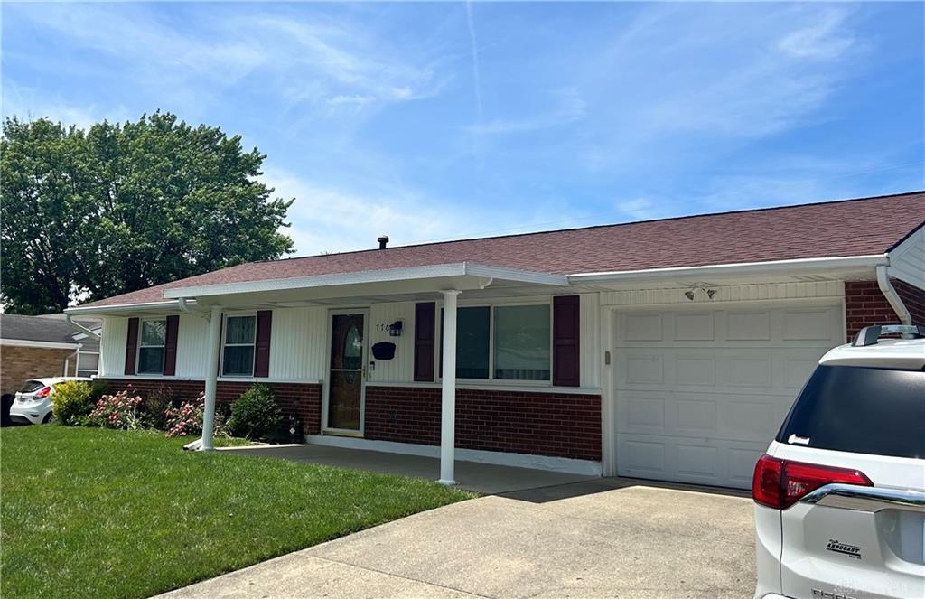 Bassett Dr, Dayton, OH 45424