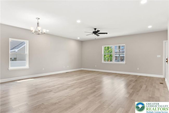 721 7 Th St, House other with 3 bedrooms, 3 bathrooms and null parking in Whitehall PA | Image 7