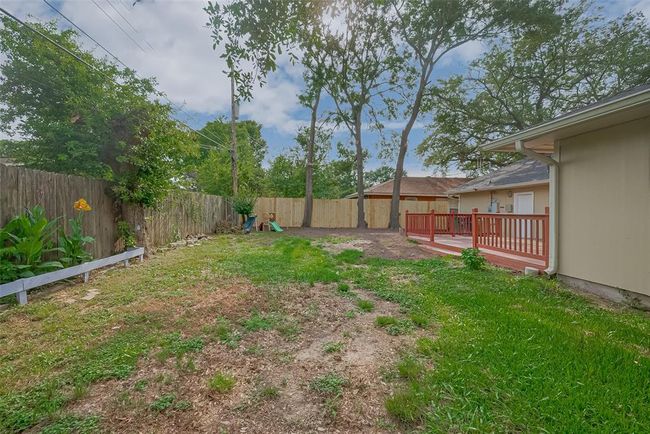 8045 Ridgeview Dr, House other with 3 bedrooms, 2 bathrooms and 1 parking in Houston TX | Image 37