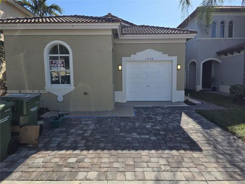 3930 Ne 12th Dr, Homestead, FL, 33033-5934 | Card Image