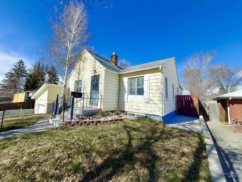 944 J St, Idaho Falls, ID, 83402-2820 | Card Image