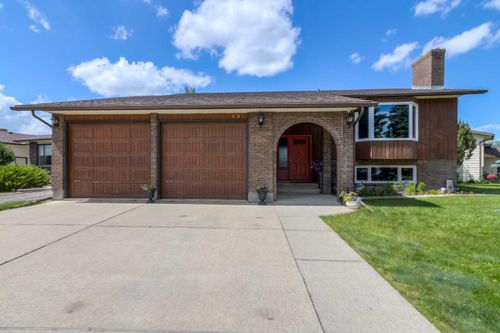 94 Elm Cres S, Lethbridge, AB, T1K4X1 | Card Image
