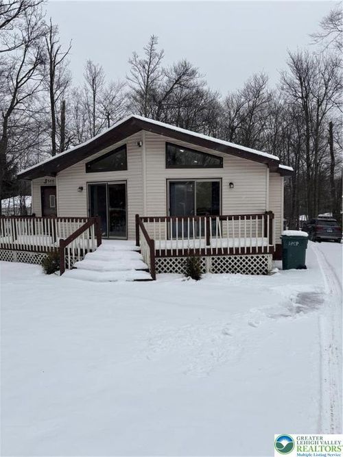 9203 Westwood Dr, Tobyhanna, PA, 18466-3832 | Card Image