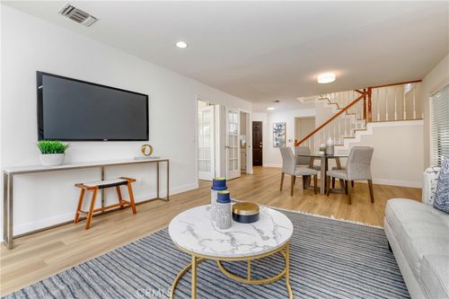 21602 Bedford Way, Saugus, CA, 91350-3937 | Card Image