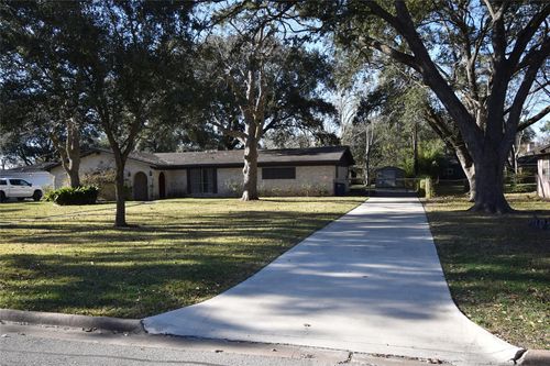 308 Edgewood St, League City, TX, 77573-2210 | Card Image