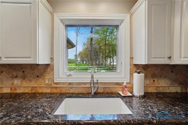 8420 Willow Glen Ct, House other with 4 bedrooms, 3 bathrooms and 2 parking in Holland OH | Image 23