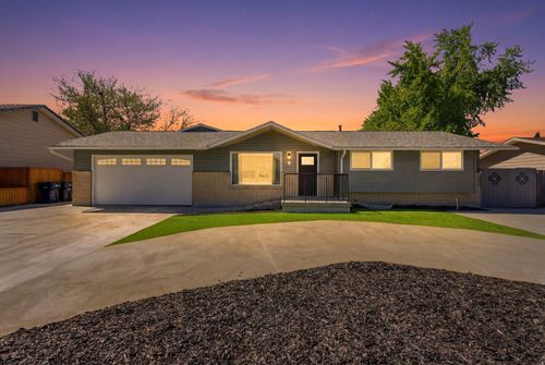 370 E 9400 S, Sandy, UT, 84070-2913 | Card Image