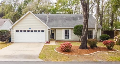 110 Meadowbrook Ct, Niceville, FL, 32578-9700 | Card Image