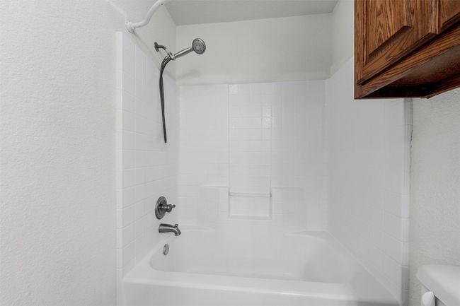 708 Sapphire Blvd, House other with 4 bedrooms, 2 bathrooms and null parking in Hewitt TX | Image 27
