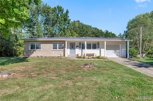 937 Vosholl Ave, Warrenton, MO, 63383-2221 | Card Image