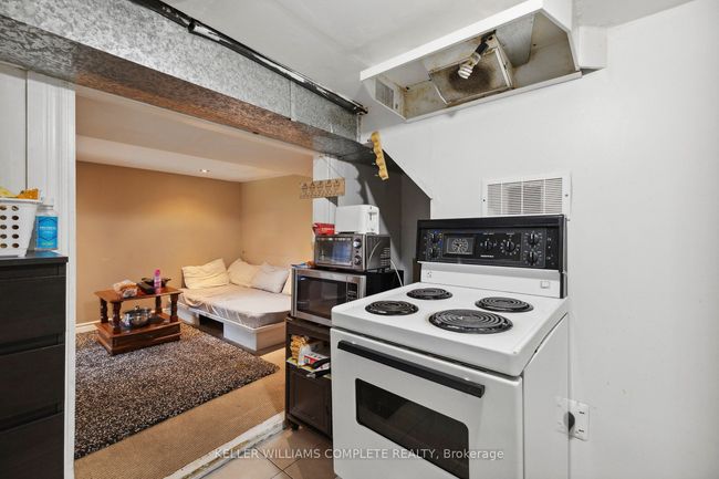10 Craigmiller Ave, House other with 2 bedrooms, 2 bathrooms and 1 parking in Hamilton ON | Image 13