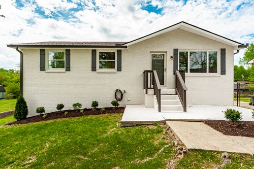 709 Perry Dr, Springfield, TN, 37172-3047 | Card Image
