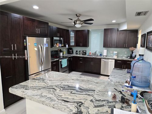 20-295 Jacaranda Dr, Plantation, FL, 33324-2542 | Card Image
