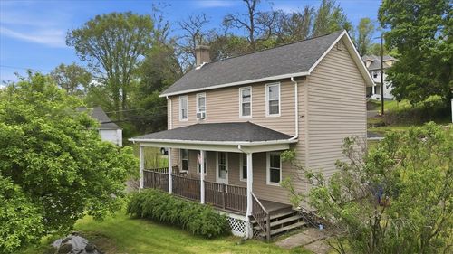 135 High St, Imperial, PA, 15126-1033 | Card Image