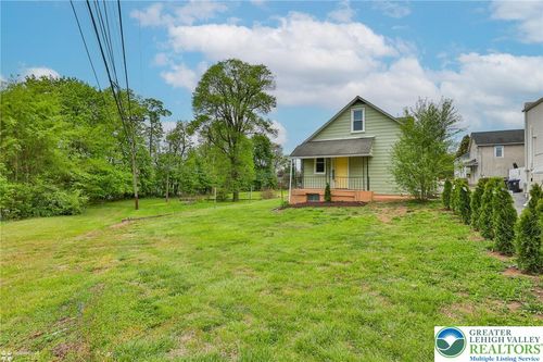 1861 E Emmaus Avenue, Salisbury Twp, PA, 18103 | Card Image