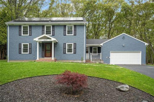 209 Vancouver Ave, Warwick, RI, 02886-2840 | Card Image