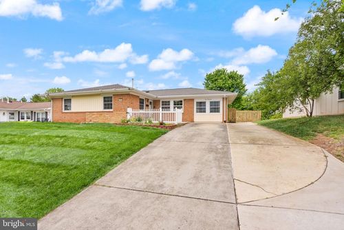 514 W Nettle Tree Rd, STERLING, VA, 20164-4721 | Card Image