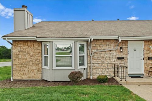 14001 Dunbar Ct, Grandview, MO, 64030-4041 | Card Image