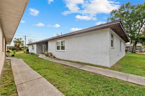 2502 Chestnut Woods Dr, LAKELAND, FL, 33815-3429 | Card Image