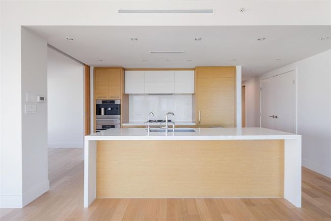 3701 - 667 Howe St, Condo with 3 bedrooms, 3 bathrooms and 2 parking in Vancouver BC | Image 4