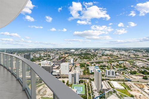 ph-5402-851 Ne 1st Ave, Miami, FL, 33132-1863 | Card Image