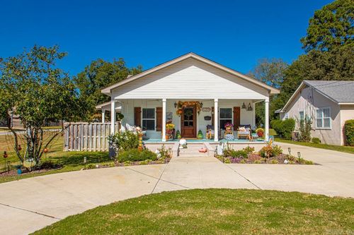 324 W North St, Benton, AR, 72015-3655 | Card Image