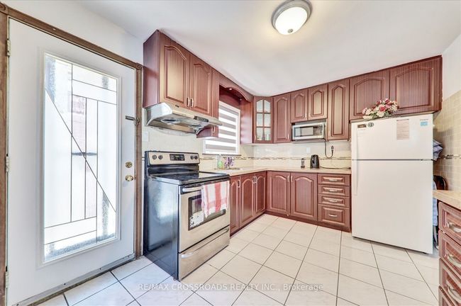 18 Demarco Blvd, House other with 4 bedrooms, 2 bathrooms and 4 parking in Toronto ON | Image 11