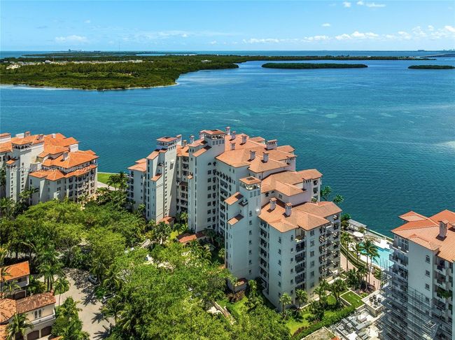 5233 - 5233 Fisher Island Dr, Condo with 4 bedrooms, 5 bathrooms and null parking in Miami Beach FL | Image 47