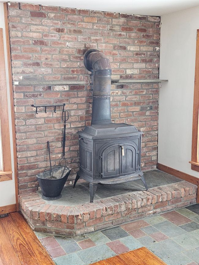 109 Charles St, House other with 3 bedrooms, 2 bathrooms and null parking in Bennington VT | Image 30