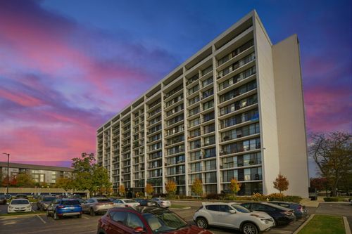 1202-2005 S Finley Rd, Lombard, IL, 60148-4831 | Card Image