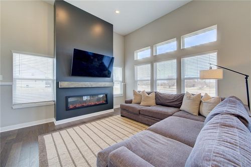 2108 Sw Holdbrooks Drive, Lee's Summit, MO, 64082 | Card Image