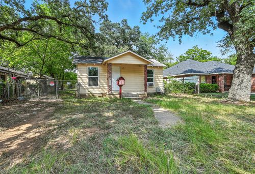 3909 Galvez Ave, Fort Worth, TX, 76111-6534 | Card Image