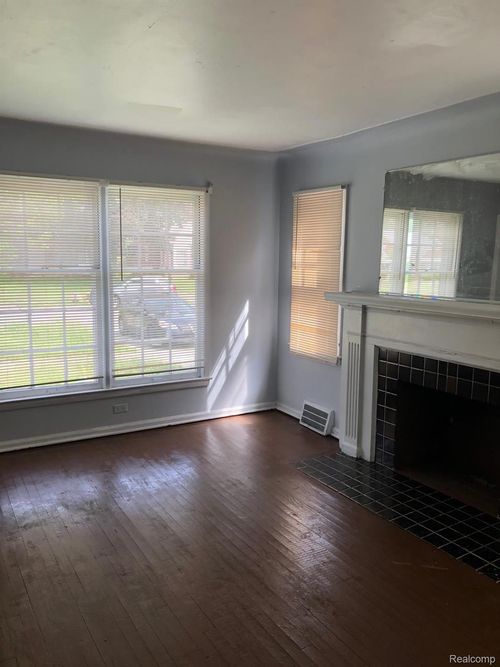 11635 Beaconsfield St, Detroit, MI, 48224-1134 | Card Image