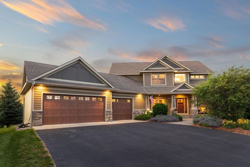 1899 White Oak Dr, Chaska, MN, 55318-1568 | Card Image