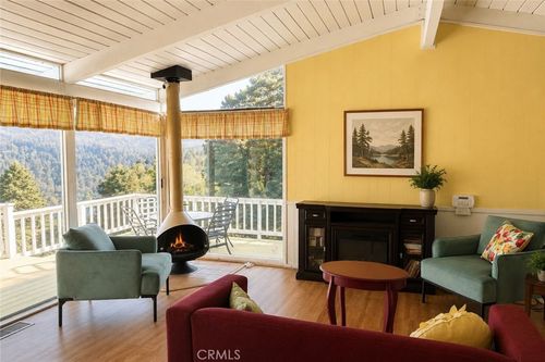398 Darfo Dr, Crestline, CA, 92325-9534 | Card Image